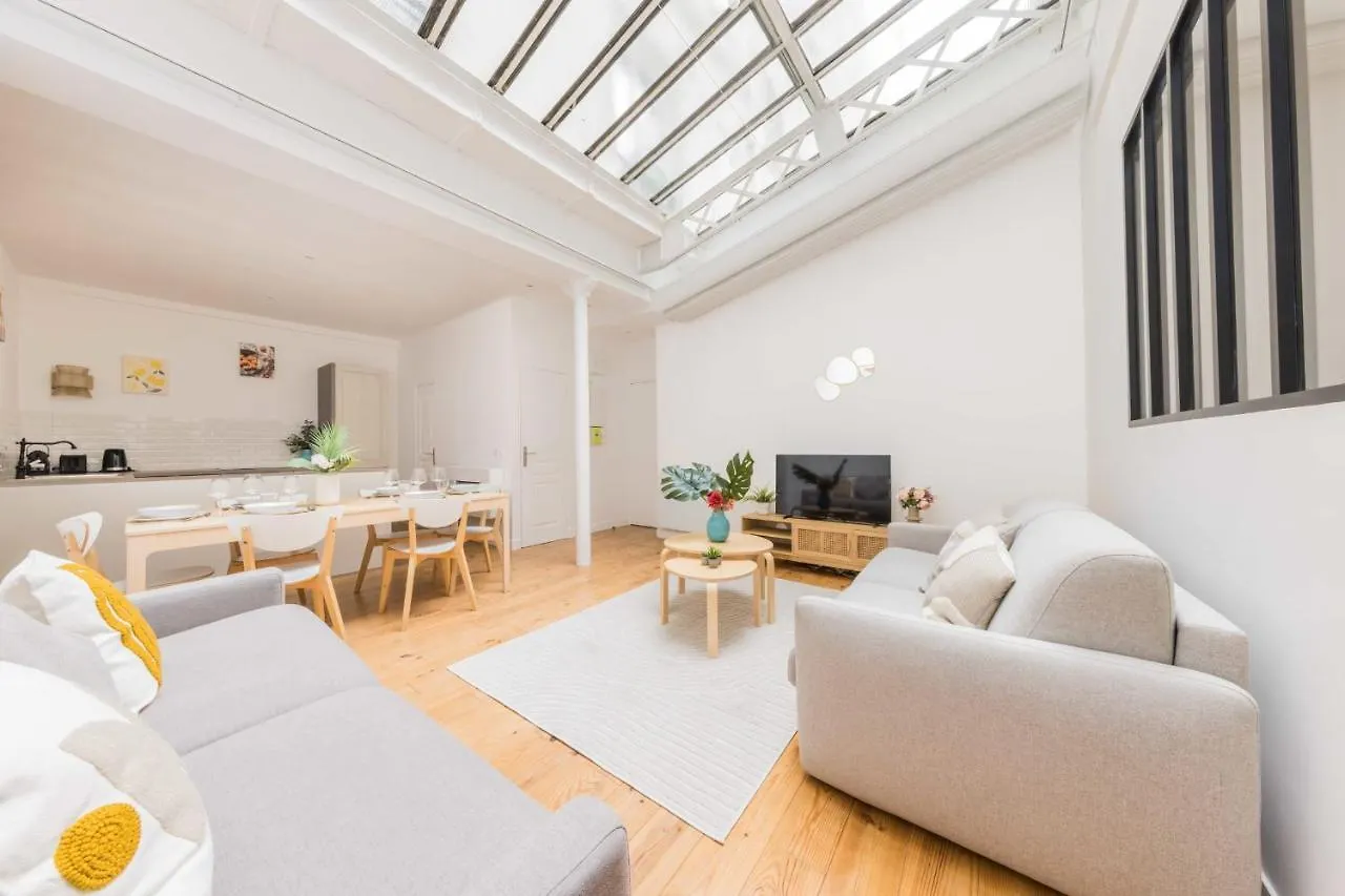 Charming Apartment With Mezzanine location